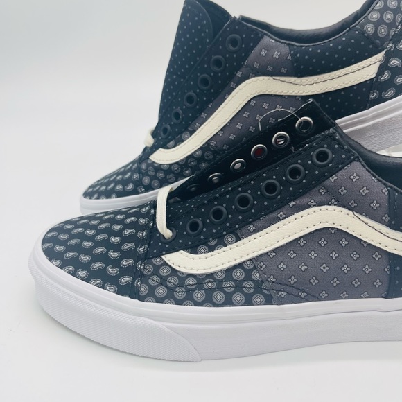 Vans Old Skool Shoes - Picture 6 of 7